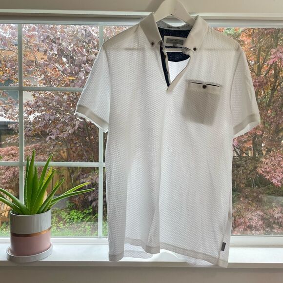 Ted Baker Polo, white. Size 4 (M / L). Great for Golf. Like new condition. - Picture 1 of 3